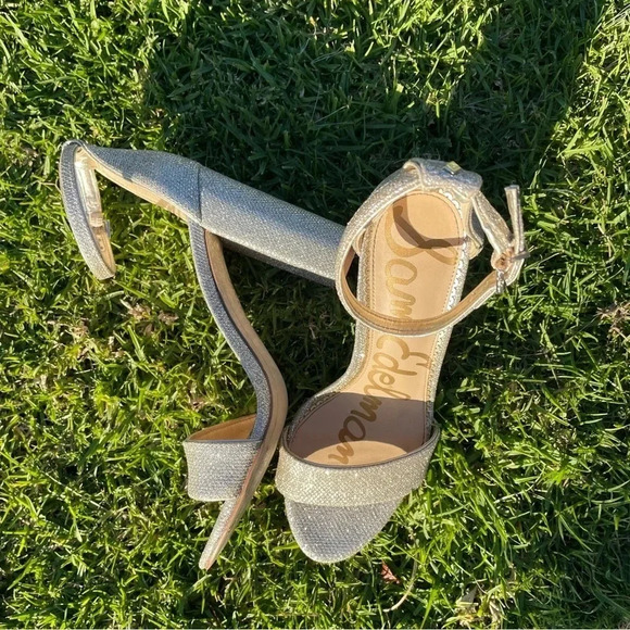 Like New! Sam Edelman Yaro Metallic Silver Leather Ankle Strap Heels Size 7